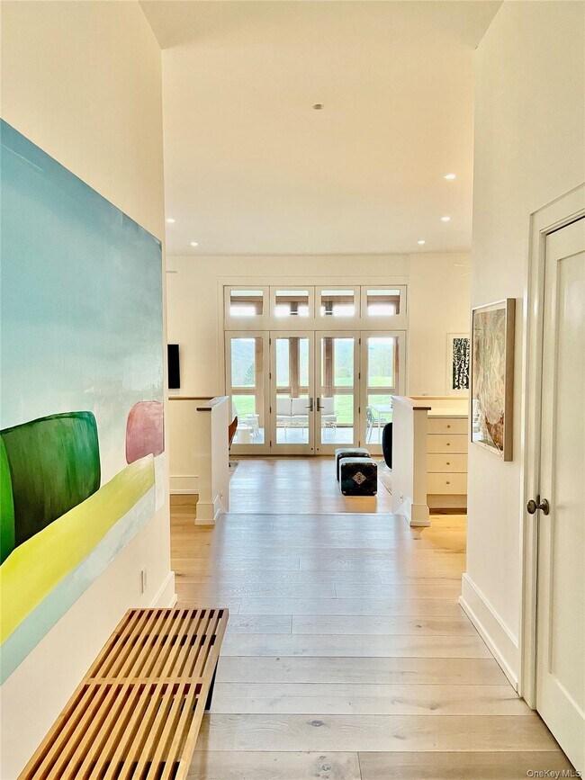 Foto del edificio - 323 Haddock Hill Rd
