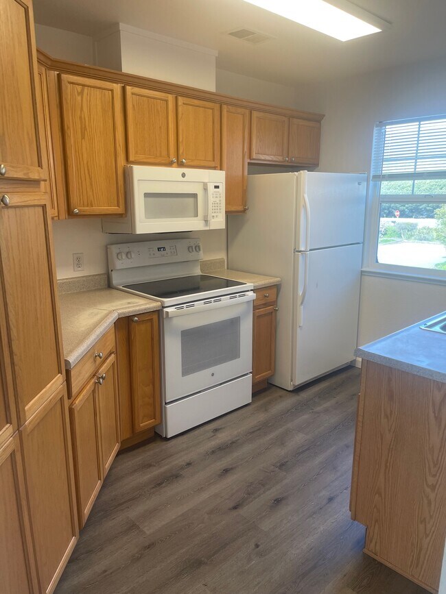 kitchen - 2456 Cabrillo Hwy S