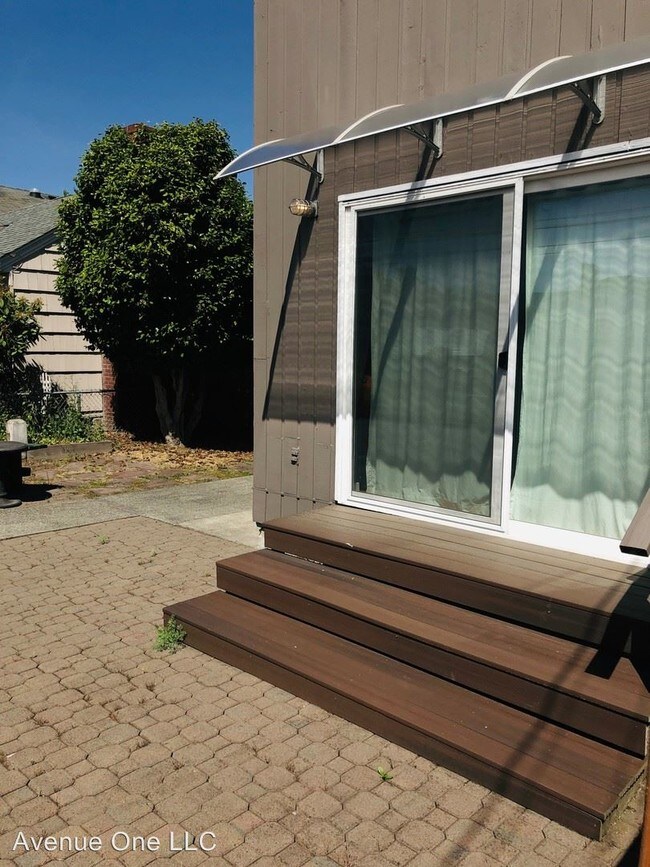 Building Photo - 3046 63rd Ave SW