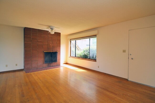 Building Photo - 2575 NW Lovejoy St
