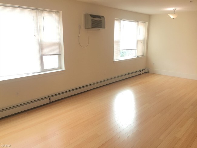 Foto del edificio - 511 Pleasant St
