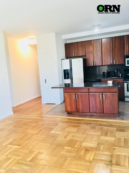 Foto del edificio - 6098 70th Ave