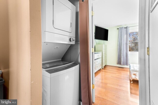 Foto del edificio - 8833 Trimble Way