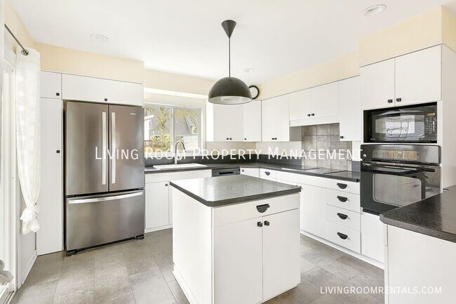 Foto del edificio - 7034 N Wilbur Ave