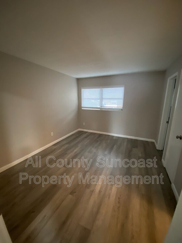 Building Photo - 805 60th St N