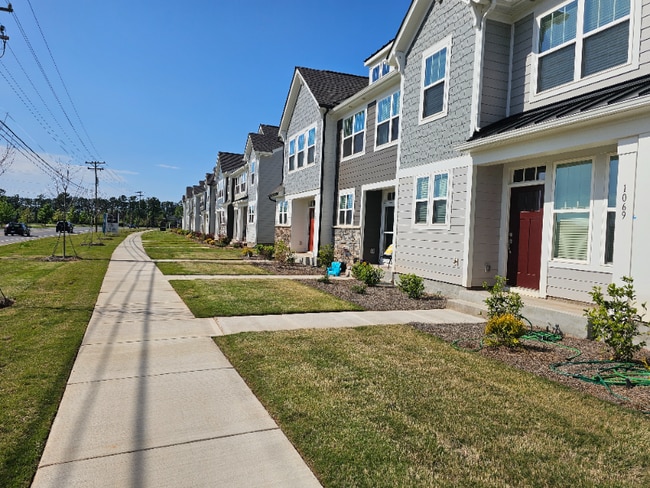 Foto del edificio - 1071 S Point Rd