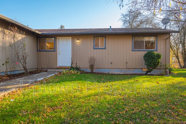 Building Photo - 8120 SW Thorn St