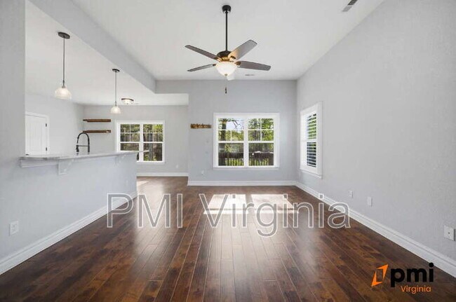 Foto del edificio - 220 Stubbs Dr