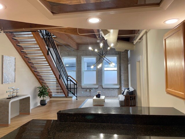 Foto principal - 600 Monroe Ave NW