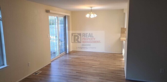 Building Photo - Check Out This Adorable 3 Bedroom, 2.5 Bat...