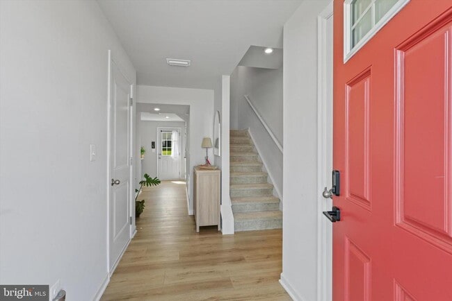 Building Photo - 2574 Laurel Pk Dr