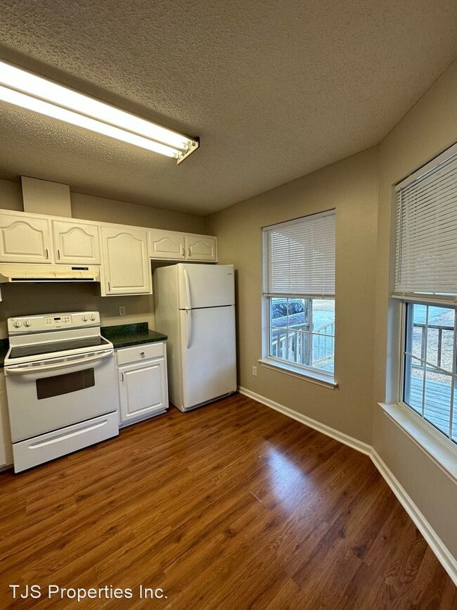 Building Photo - 3 br, 1 bath House - 1209 Highway 55 W