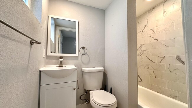 Foto del edificio - 309 Swain Blvd