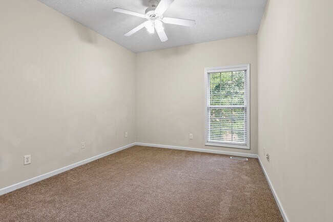 Foto del edificio - 1305 N Dean Rd
