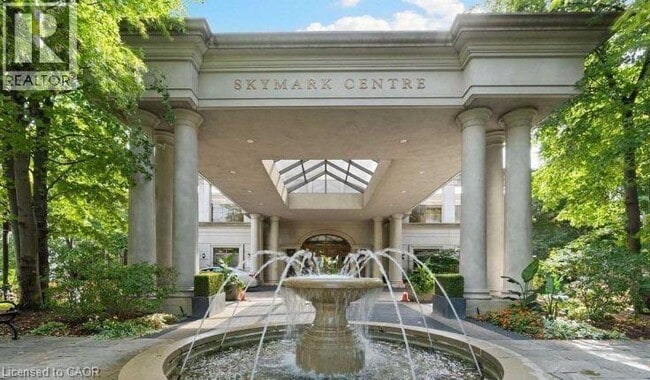 Photo du bâtiment - 78 Harrison Garden Blvd