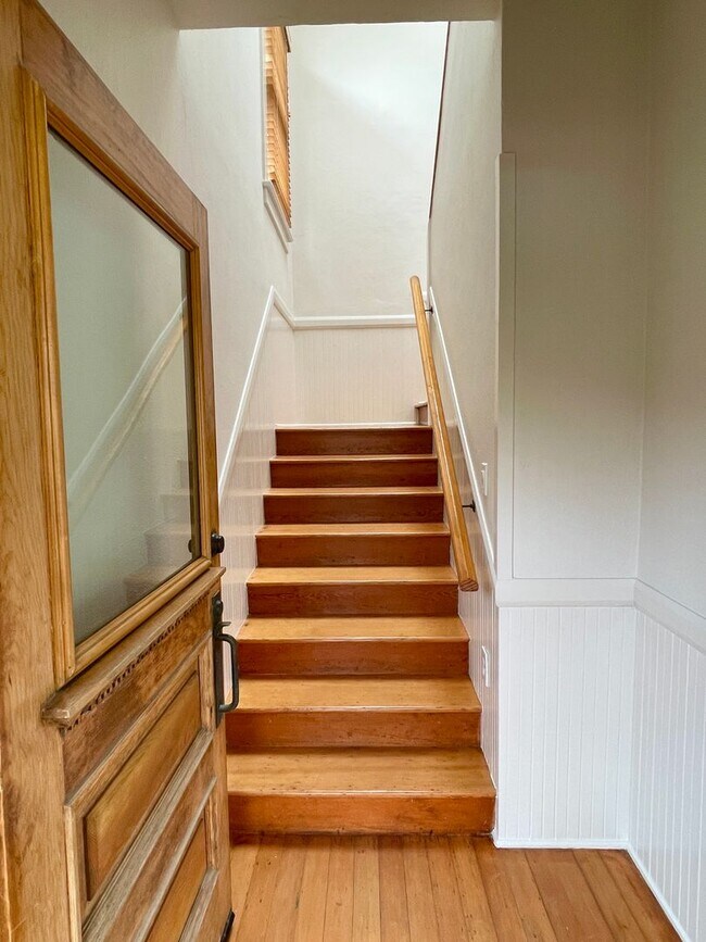 Building Photo - Horizon Ave Duplex