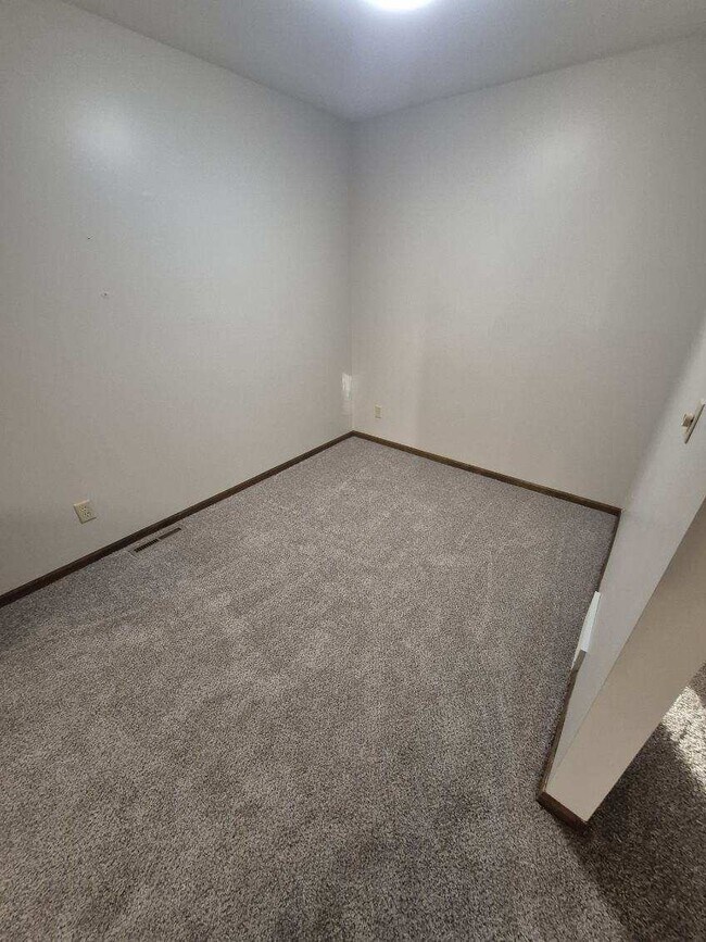 Foto del edificio - 4908 Russell St