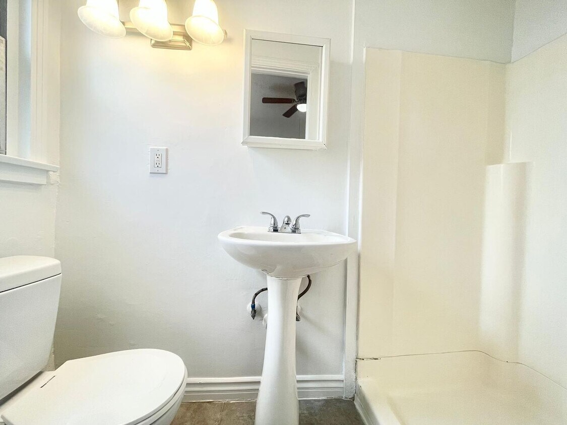 Foto principal - 2751 San Marino St