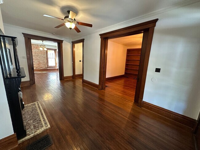 Foto del edificio - Short North / Victorian Village Single Family House!
