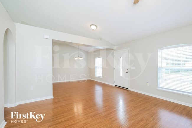 Building Photo - 737 Cockatoo Ct