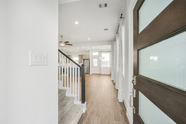 Building Photo - 21131 Medina River Dr