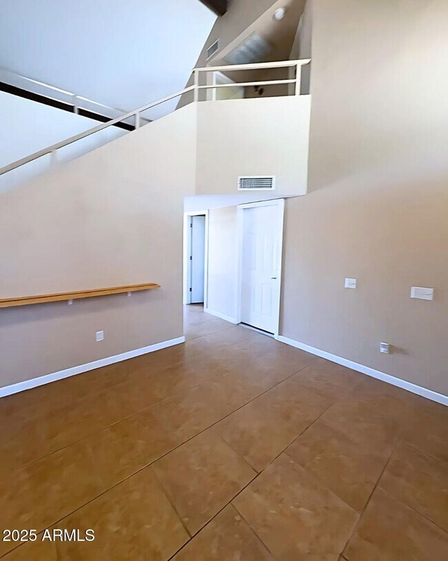 Foto del edificio - 16215 N 16th St