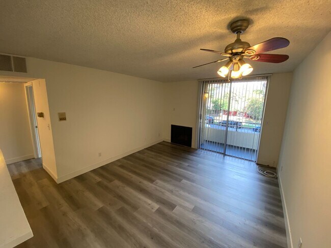Foto del edificio - 3715 S Canfield Ave