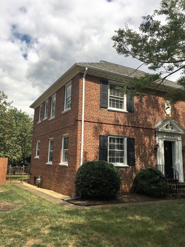 Foto del edificio - 4406 Augusta Ave