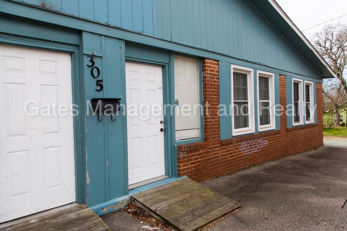 Primary Photo - Commercial Rental Space in Hillsborough