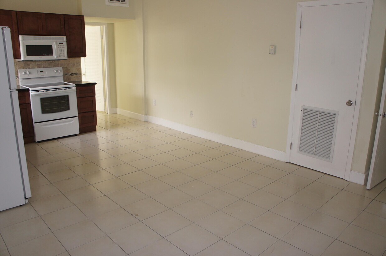 Primary Photo - 1820 NW 15th Vista