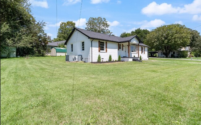 Building Photo - 108 Brook Dr