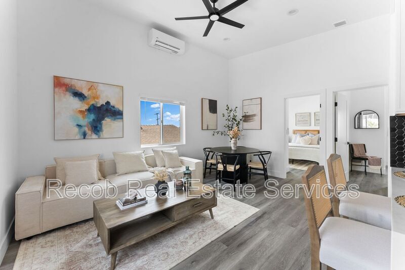 Foto principal - 2722 Nye St