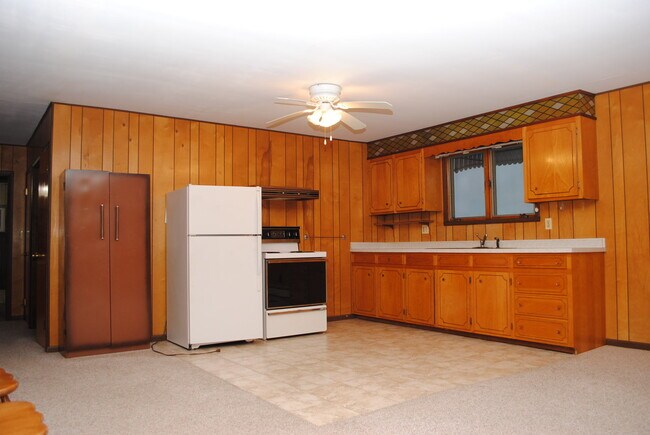 Building Photo - 270 Forest Ave