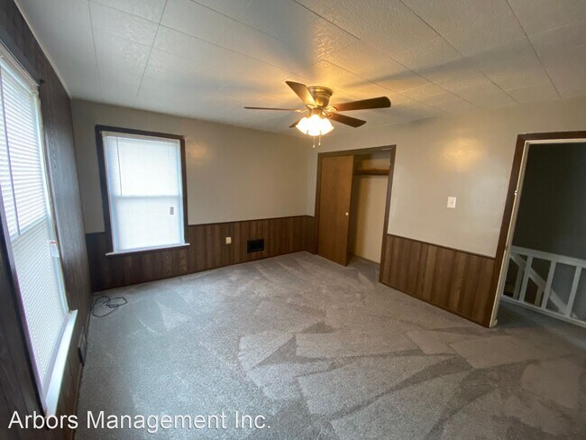 Foto del edificio - 3 br, 1 bath House - 46 South Main Street