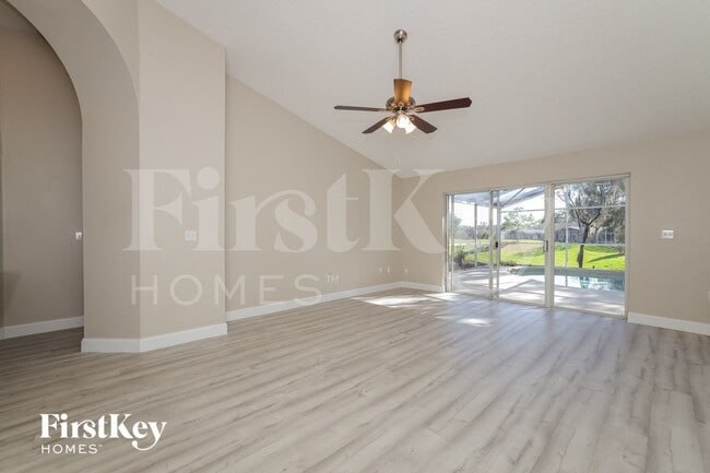 Foto del edificio - 429 Hanging Moss Rd