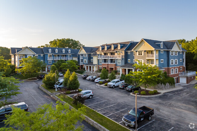 Building Photo - Delafield Lakes Apartments