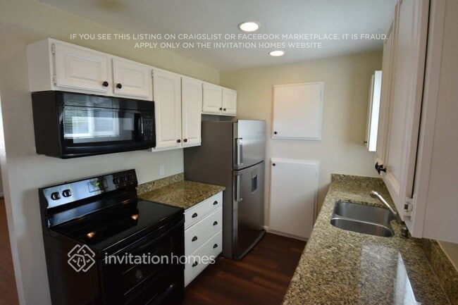Building Photo - 1240 W 135th Dr