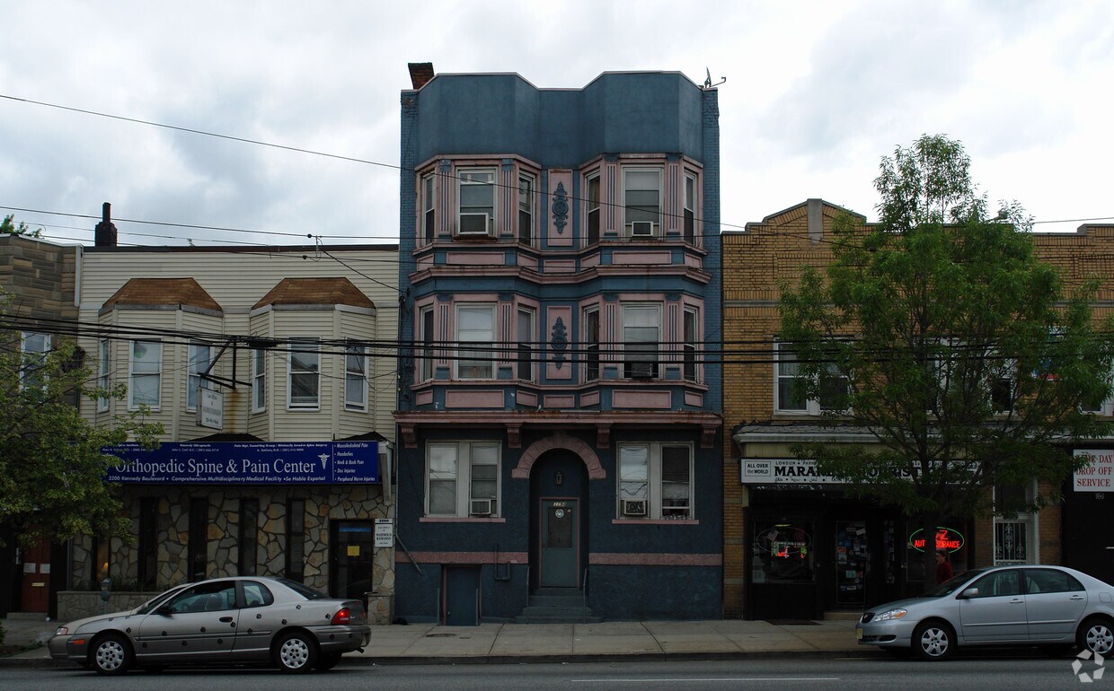 Building Photo - 3198 John F Kennedy Blvd