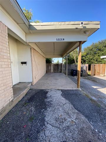 Building Photo - 6808 Trail Lake Dr