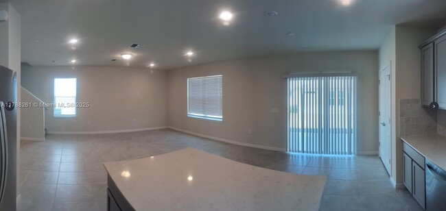 Foto del edificio - 2031 Alluring Ln