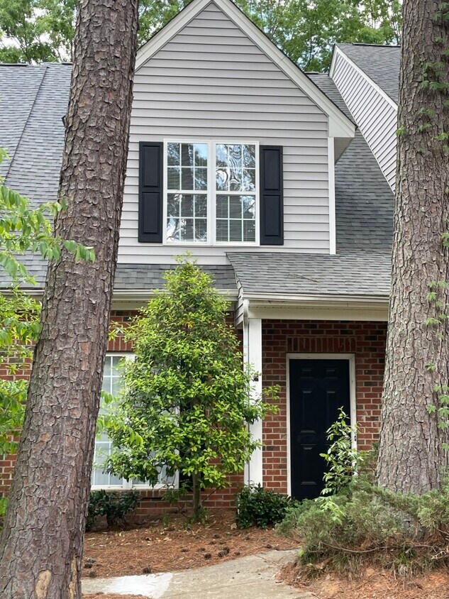 Foto principal - 2605 Broad Oaks Pl