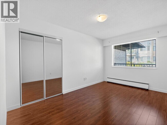 Photo du bâtiment - 170 W 4th St