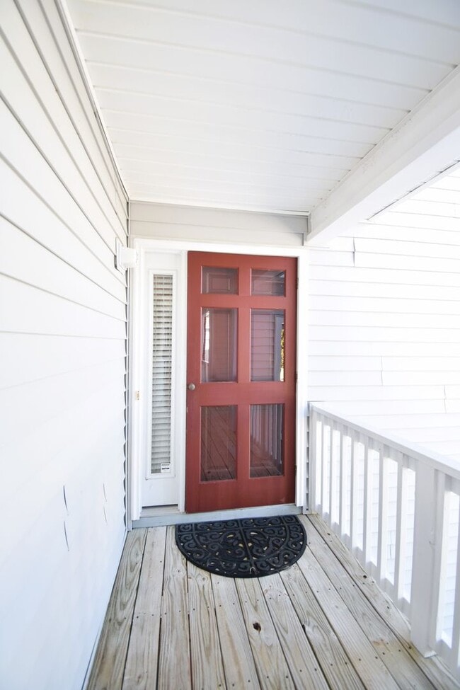 Building Photo - Coming Soon 3 Bedroom 2 Bathroom Condo- Pets Considered