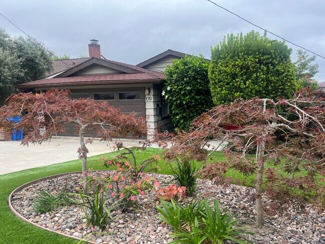 Building Photo - Stunning 3-Bedroom, 2-Bath Home with Ocean Views Less Than a Mile from the Beach in Redondo Beach!