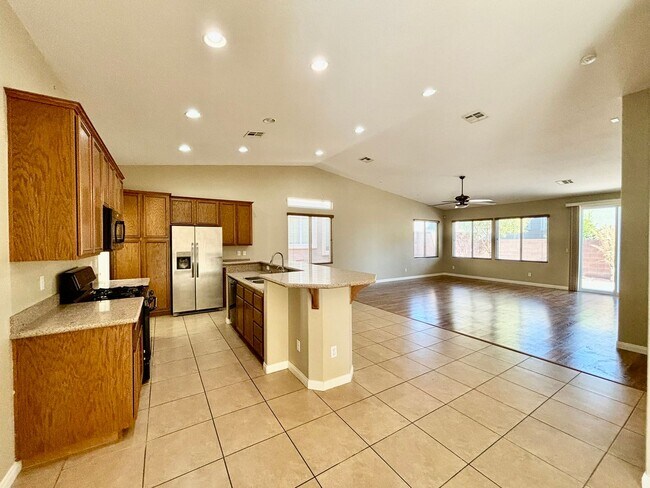 Building Photo - Mountains Edge Beauty! Gated One-Story