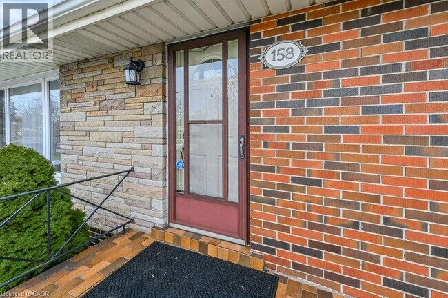 Photo du bâtiment - 158 Fennell Ave E