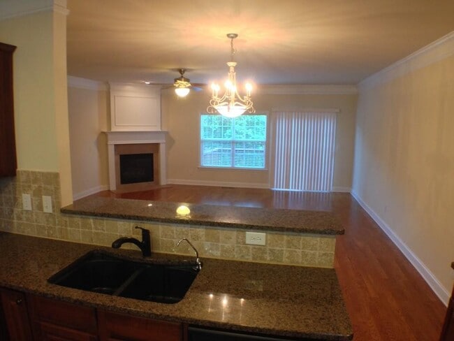 Building Photo - 5225 Wellsley Bend