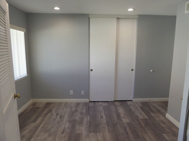 Building Photo - 3 Bedroom Single Story Home for Rent in Va...