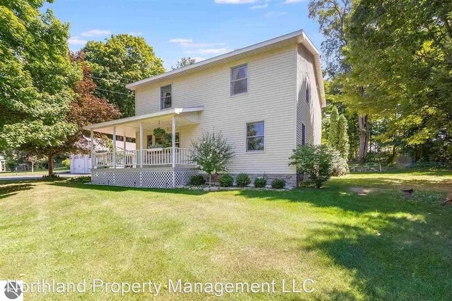 Building Photo - 4 br, 3 bath House - 10552 Center Rd