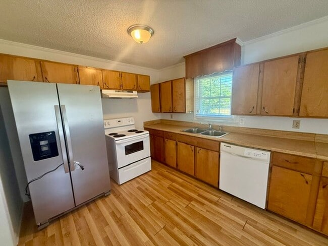 Building Photo - 315 E Dameron Ave